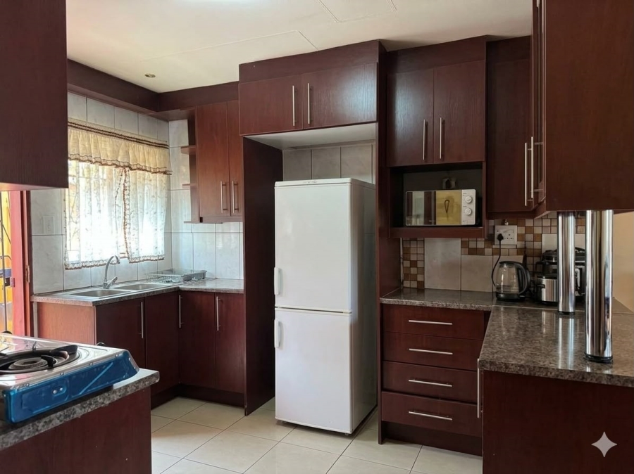 2 Bedroom Property for Sale in Geelhoutpark North West